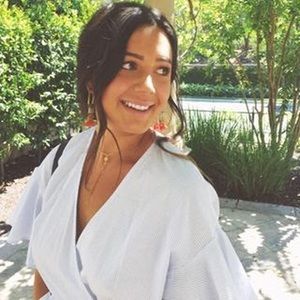 Meet your Posher, Alexia